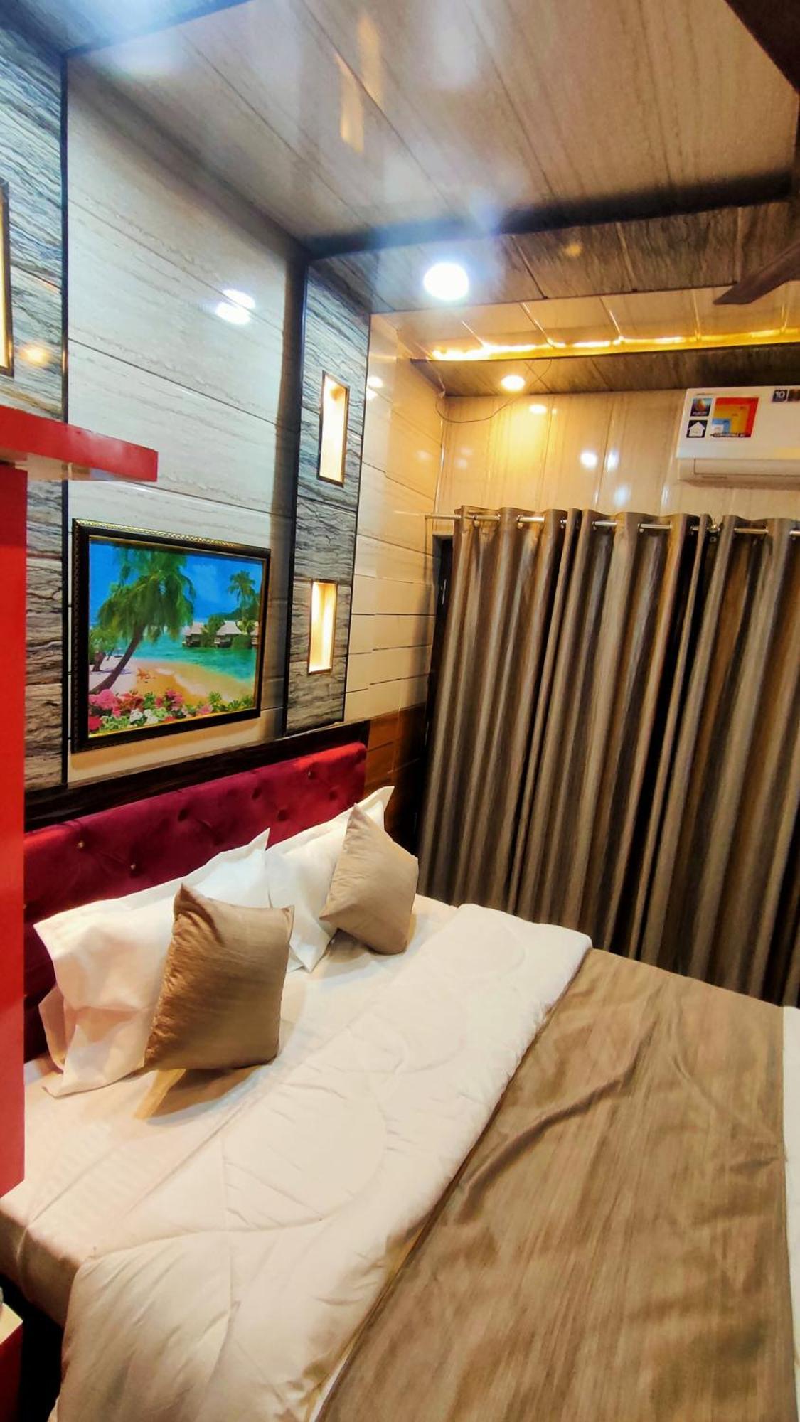 Отель Sri Krishna Residency Варанаси Экстерьер фото